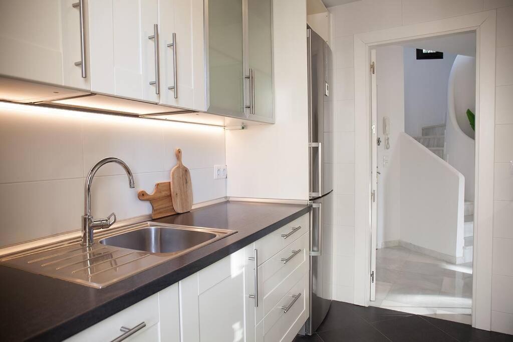 马尔韦利亚Superb Townhouse In Golden Mile公寓 外观 照片