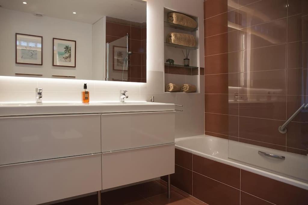 马尔韦利亚Superb Townhouse In Golden Mile公寓 外观 照片