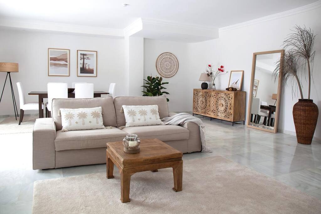 马尔韦利亚Superb Townhouse In Golden Mile公寓 外观 照片